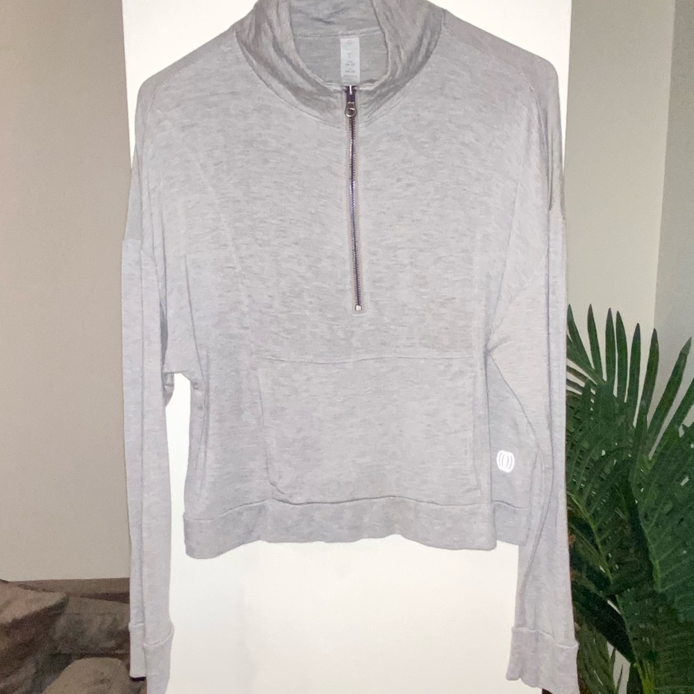 5 FOR $25! 
Gray Lounge wear/fitness top!